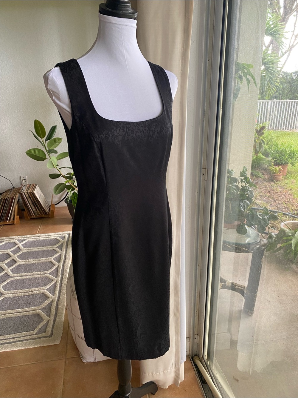 Kensie Black Sleeveless Square-Neck Sheath Dress